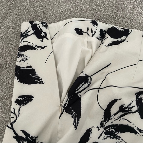 3/$45 Crème Floral Midi Skirt - Picture 3 of 6